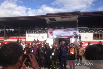 Masyarakat adat Papua deklarasi di Papua damai 1 Juni