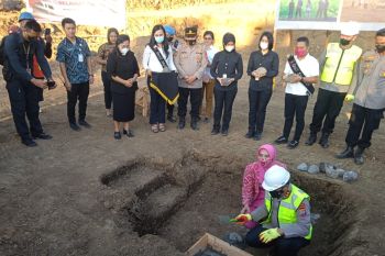 Kapolda Sulut letakan batu pertama pembangunan Mako Polres Sitaro
