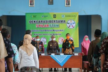 Pemkab Kulon Progo mendorong masyarakat selalu menjaga sanitasi sehat