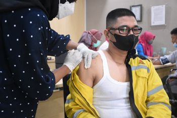 Semen Padang Kembali Fasilitasi Karyawan Vaksin Booster