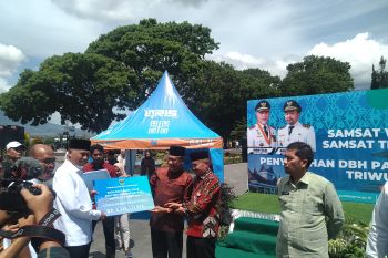 Pemprov Sumbar dorong 12 daerah tuntaskan pembayaran pajak "plat merah"