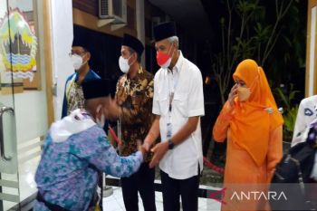 Kloter pertama jamaah calon haji dari Embarkasi Solo berangkat ke Tanah Suci