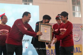 Pasang gigi tiruan kepada 223 pasien secara serentak, FKG Unhas pecahkan rekor MURI