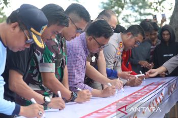 Deklarasi damai dan penanaman pohon warnai Hari Lingkungan Hidup di Bantaeng