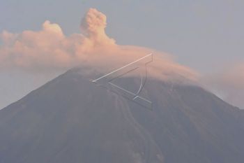 Gunung Semeru masih berstatus siaga