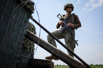 Artikel - 100 hari invasi Rusia di Ukraina tapi solusi damai kian mengawang