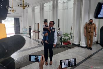 Ridwan Kamil ajak Arkana ke Gedung Sate