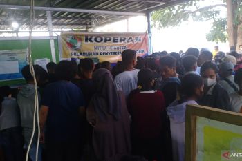 BRI imbau penumpang kapal ferry di NTT top up brizzi melalui ATM