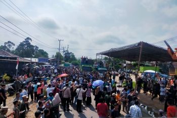 Warga Batanghari blokir jalinsum tuntut penertiban  angkutan batu bara