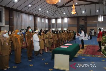 Wali Kota Manado ingatkan pejabat baru kerja maksimal