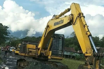 Dinas PUTR Sulsel fokus memperbaiki saluran dan ruas jalan Pekkae-Takkalala