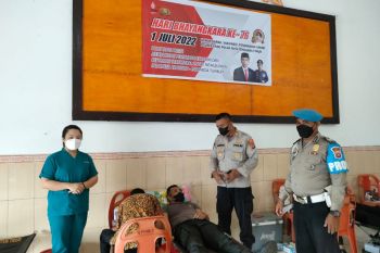 Polres Ende sumbang 36 kantung darah dalam aksi donor darah