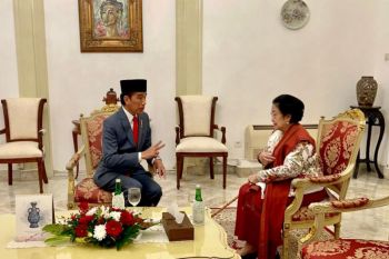 Presiden Jokowi berbincang empat mata dengan Megawati Soekarnoputri