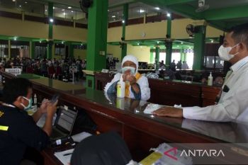 Dua calon haji Embarkasi Solo tertunda berangkat karena sekit