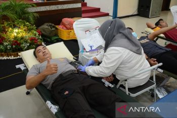 500 personel Polda Kepri donor darah sambut Hari Bhayangkara