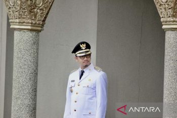 Wali kota serahkan bantuan sosial perbaikan 50 Rumah Tidak Layak Huni