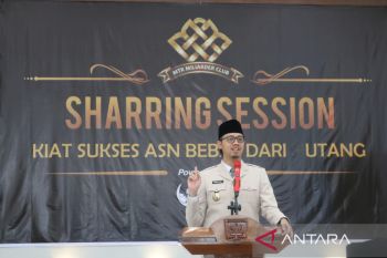 Wako Bukittinggi minta ASN bebas riba dan hutang