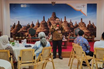 Menteri Agama berencana undang Paus Fransiskus ke Indonesia