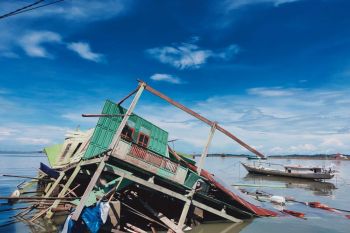 Dinsos Sulsel salurkan logistik kepada korban puting beliung di Bone