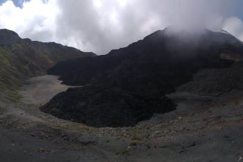 Warga Lembata diminta waspada luapan material erupsi Ile Lewotolok