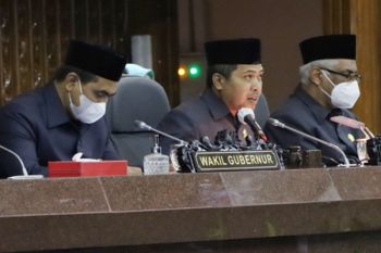 Rapat Paripurna DPRD Jateng, Wagub bacakan Raperda Pertanggungjawaban APBD 2021