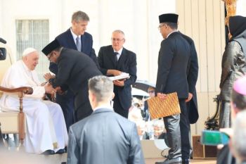 Menag sampaikan undangan Presiden Jokowi secara langsung kepada Paus Fransiskus