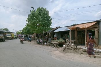 Pemkot Mataram tertibkan pedagang di Pasar Selak Mandalika