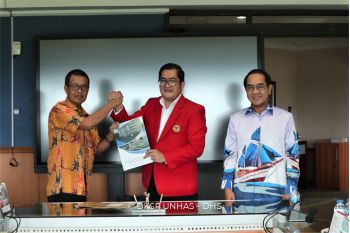 Pinrang dan Unhas kerja sama tangani sampah Sungai Kariango