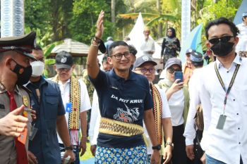 Menparekraf: Dukung atlet selancar Indonesia pada Krui Pro