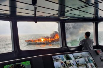 Satu orang meninggal dalam kebakaran kapal di perairan Karimun