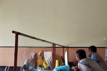 Asyik belanja sayur, "handphone" seorang emak-emak di Lombok Timur raib