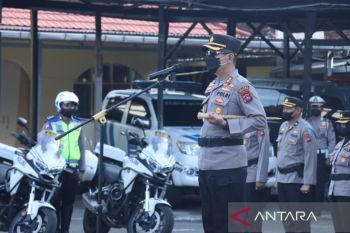 Kapolres Bukittinggi perintahkan anggotanya tertib lalu lintas sebelum tindak masyarakat