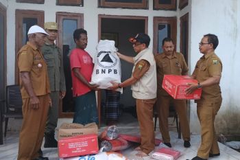 BPBD Manggarai bantu keluarga terdampak longsor