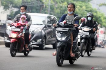 Kakorlantas: Pengendara motor dilarang gunakan sandal jepit