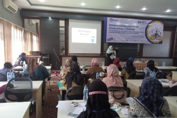 Pembinaan Komunitas Literasi Ajak Pegiat Literasi Cilegon Selami Dunia Anak