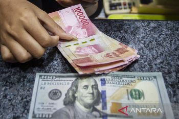 Rupiah akhir pekan melemah tertekan penguatan dolar AS