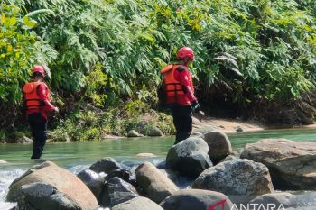 TRC Semen Padang bantu pencarian tiga pelajar hanyut di sungai