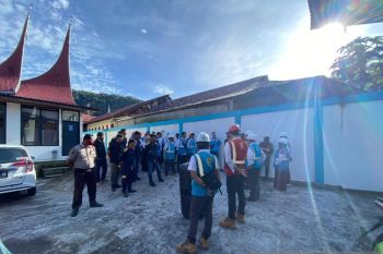 Hindari bahaya listrik, PLN melakukan penertiban pemakaian tenaga listrik