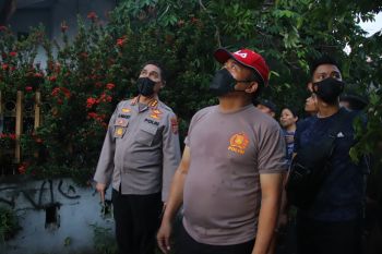 Kapolda Sulut turun langsung ke lokasi kebakaran rumah  di Manado