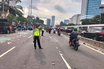 Ribuan buruh tinggalkan Gedung DPR usai berunjuk rasa