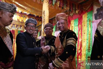 Hidupkan kembali adat Minangkabau, Kapolda Sumatera Barat diberikan gelar kehormatan