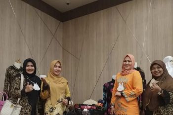 Penjualan Batik Tanah Liek Pesisir Selatan capai 5.000 Meter di temu bisnis Batam