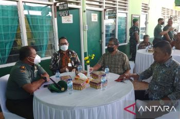 Kodim Biak Numfor gelar komsos bersama keluarga TNI