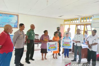 Danramil Biak Utara kawal penyaluran Bantuan Langsung Tunai