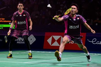 Fajar/Rian hadapi Goh/Izzuddin, Jonatan vs Axelsen di semifinal Malaysia Open
