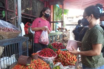 Harga bahan pokok dan cabai di Makassar masih bertahan tinggi