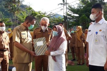 Bupati Pessel minta PPPK mengabdi dengan sungguh sungguh