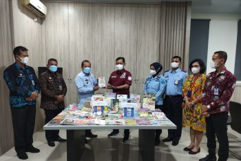 Kemenkumham Sumsel terima hibah buku dari Gramedia Palembang
