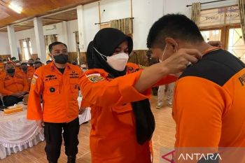 Basarnas Kendari latih 50 potensi SAR di Wakatobi soal pertolongan di air