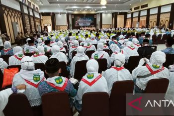 Calon haji dari empat daerah masuk asrama haji di Sudiang Makassar